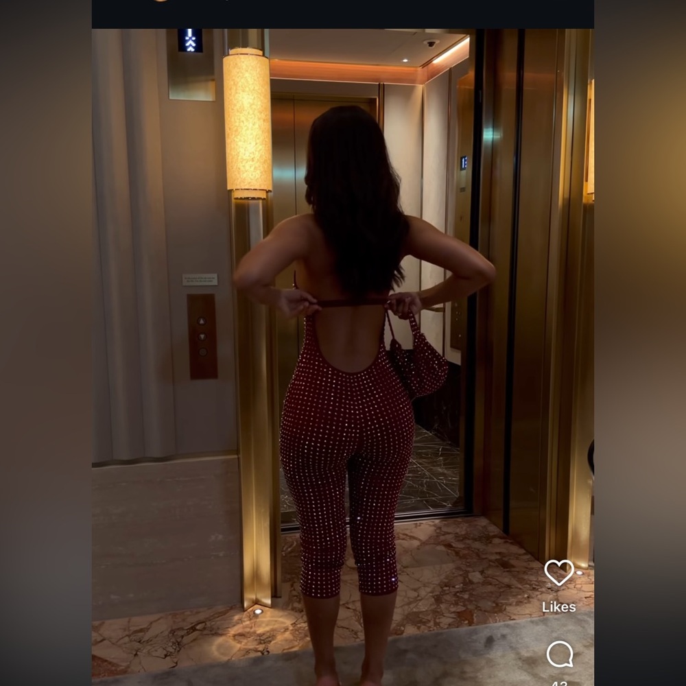 Sorelle uk aluna Halter Cropped Jumpsuit in Burgundy - Picture 2 of 2